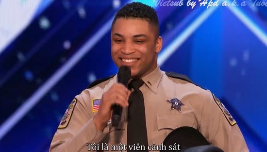 Dua dai, giam khao America's Got Talent 2017 bi hat nuoc vao mat